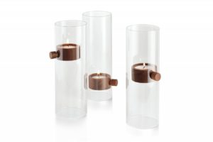 Ein Glas mit Teelicht